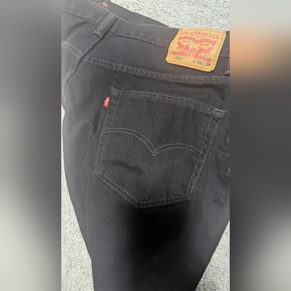 Men's black Levi's 550 jeans - Picture 3 of 3